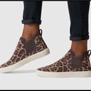 Rothy’s leopard print Chelsea!